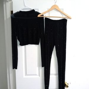 Very Beautiful 2 pc set! Beading is beautiful🎀